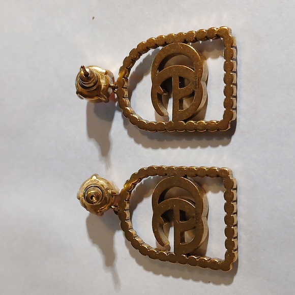 AUTHENTIC GUCCI GOLD TONE MULTIPLE COLORED CRYSTAL DANGLING EARRINGS - Picture 4 of 7